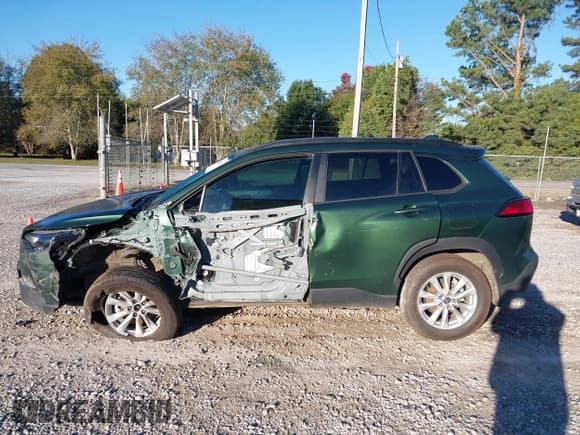 ✅ 2023 Toyota Corolla Cross LE • VIN: 7MUBAAAG2PV048135 • Лот: 43488213. Опубликован ранее на IAAI с пробегом 48 192 миль. Бесплатный доступ к архиву аукционных продаж из США и подробный отчёт об истории автомобиля на DreamBid. Изображение 14.