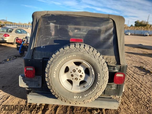 ✅ 2000 Jeep Wrangler Sport • VIN: 1J4FA49S9YP738234 • Lot: 91114555. Listed on Copart with 245,066 mi. Free auction sales archive from the USA and detailed vehicle history report at DreamBid. Image 6.