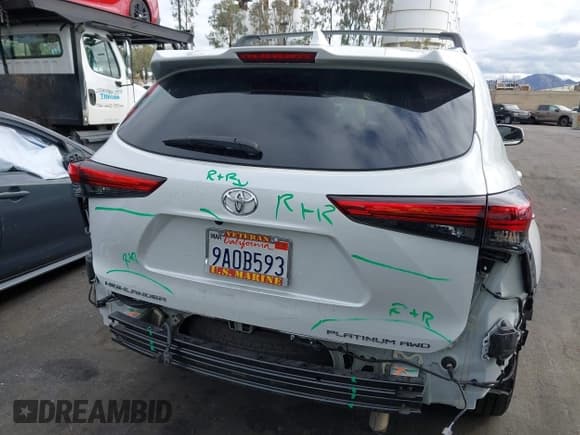 ✅ 2022 Toyota Highlander Platinum • VIN: 5TDFZRBH7NS202720 • Лот: 43703105. Опубликован ранее на IAAI с пробегом 61 791 миль. Бесплатный доступ к архиву аукционных продаж из США и подробный отчёт об истории автомобиля на DreamBid. Изображение 17.