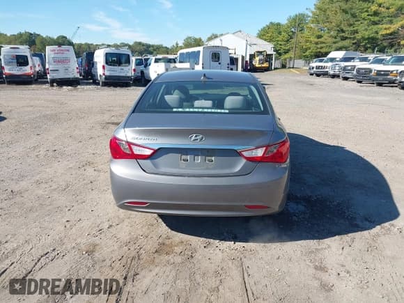 ✅ 2011 Hyundai Sonata GLS • VIN: 5NPEB4AC2BH157003 • Лот: 43339545. Опубликован ранее на IAAI с пробегом 88 198 миль. Бесплатный доступ к архиву аукционных продаж из США и подробный отчёт об истории автомобиля на DreamBid. Изображение 16.