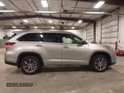 ✅ 2018 Toyota Highlander SE • VIN: 5TDJZRFH6JS534985 • Лот: 43479181. Опубликован ранее на IAAI с пробегом 44 299 миль. Бесплатный доступ к архиву аукционных продаж из США и подробный отчёт об истории автомобиля на DreamBid. Изображение 13.