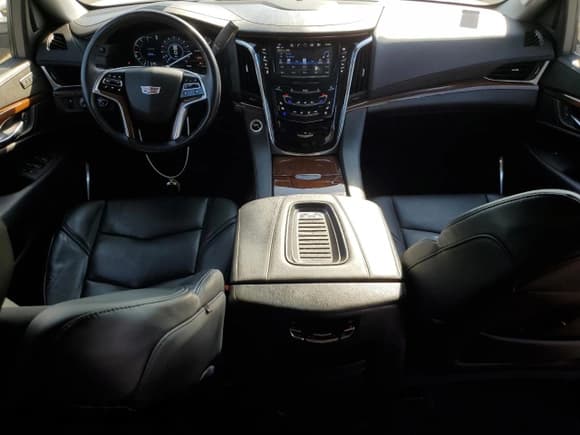 ✅ 2018 Cadillac Escalade Luxury • VIN: 1GYS4BKJXJR239030 • Lot: 84462915. Listed on Copart with 86,048 mi. Free auction sales archive from the USA and detailed vehicle history report at DreamBid. Image 8.
