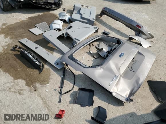 ✅ 2020 Ford Transit Connect Titanium • VIN: NM0GE9G27L1456858 • Lot: 59261925. Listed on Copart with 68,470 mi. Free auction sales archive from the USA and detailed vehicle history report at DreamBid. Image 13.