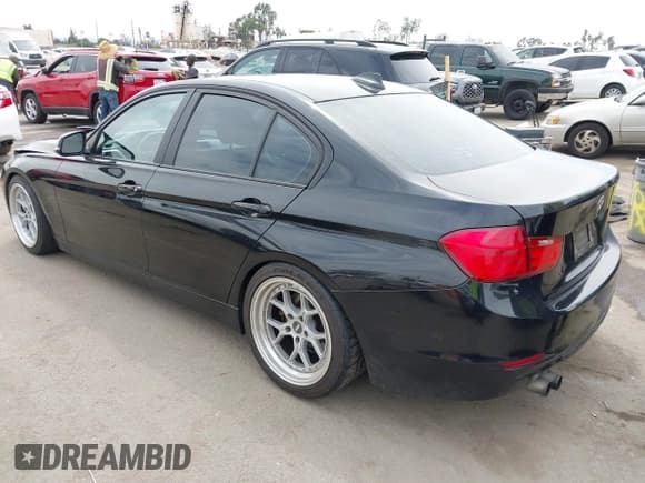 ✅ 2012 BMW 3 Series 328i • VIN: WBA3A5C54CF259295 • Лот: 43105865. Опубликован ранее на IAAI с пробегом 160 013 миль. Бесплатный доступ к архиву аукционных продаж из США и подробный отчёт об истории автомобиля на DreamBid. Изображение 3.