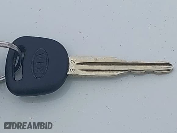 ✅ 2002 Kia Spectra • VIN: KNAFB121725173856 • Лот: 42609686. Опубликован ранее на IAAI с пробегом 160 894 миль. Бесплатный доступ к архиву аукционных продаж из США и подробный отчёт об истории автомобиля на DreamBid. Изображение 11.