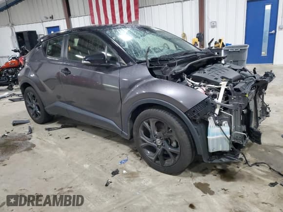 ✅ 2021 Toyota C-HR LE • VIN: JTNKHMBX3M1116291 • Lot: 85954115. Wystawiony na Copart z przebiegiem 67 622 mil. Bezpłatny archiwum sprzedaży aukcyjnych z USA i szczegółowy raport historii pojazdu na DreamBid. Zdjęcie 4.