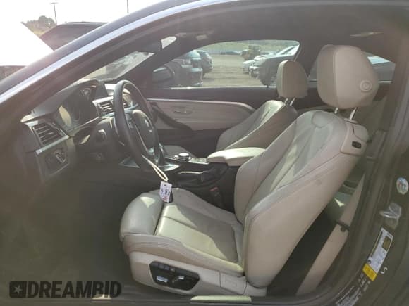 ✅ 2016 BMW 4 Series 428i xDrive • VIN: WBA3N9C51GK250224 • Лот: 64840485. Опубликован ранее на Copart с пробегом 106 837 миль. Бесплатный доступ к архиву аукционных продаж из США и подробный отчёт об истории автомобиля на DreamBid. Изображение 7.