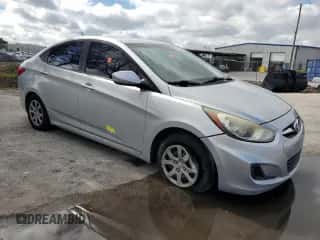 2012 Hyundai Accent GLS z VIN KMHCT4AE8CU089167, wystawiony jako Copart lot #90483405 z przebiegiem 138 860 mil mil oraz Szkoda całkowita • Salvage title. Historia ofert i sprzedaży dostępna na DreamBid. Obrazek 4.