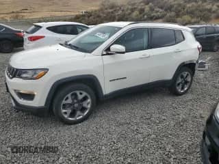 2020 Jeep Compass Limited с VIN 3C4NJDCB7LT221383, выставлен на аукционе Copart как лот 84047185 с пробегом 82 746 миль миль и Списание • Salvage title. История ставок и продаж доступна на DreamBid. Изображение 1.