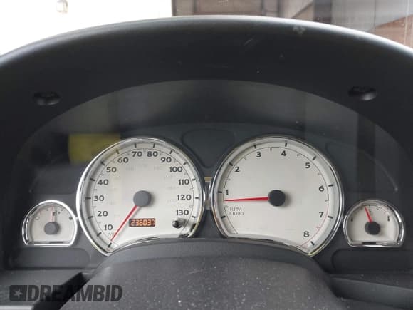 ✅ 2006 Saturn VUE • VIN: 5GZCZ63406S814777 • Lot: 41553242. Wystawiony na IAAI z przebiegiem 236 037 mil. Bezpłatny archiwum sprzedaży aukcyjnych z USA i szczegółowy raport historii pojazdu na DreamBid. Zdjęcie 7.