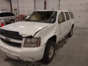 ✅ 2007 Chevrolet Suburban Commercial • VIN: 3GNGK26K97G294704 • Lot: 41884158. Wystawiony na IAAI z przebiegiem 187 857 mil. Bezpłatny archiwum sprzedaży aukcyjnych z USA i szczegółowy raport historii pojazdu na DreamBid. Zdjęcie 6.