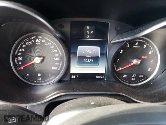 ✅ 2017 Mercedes-Benz GLC 300 • VIN: WDC0G4KB4HV004112 • Lot: 66740075. Wystawiony na Copart z przebiegiem 90 371 mil. Bezpłatny archiwum sprzedaży aukcyjnych z USA i szczegółowy raport historii pojazdu na DreamBid. Zdjęcie 9.