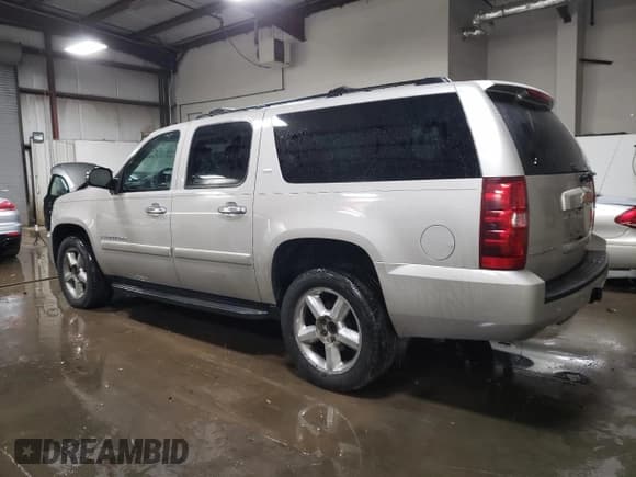 ✅ 2008 Chevrolet Suburban LTZ • VIN: 1GNFK16318J227657 • Lot: 79251374. Wystawiony na Copart z przebiegiem 200 907 mil. Bezpłatny archiwum sprzedaży aukcyjnych z USA i szczegółowy raport historii pojazdu na DreamBid. Zdjęcie 2.