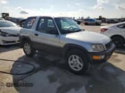 ✅ 1998 Toyota RAV4 • VIN: JT3XP10V1W0011615 • Lot: 66558255. Wystawiony na Copart z przebiegiem 199 400 mil. Bezpłatny archiwum sprzedaży aukcyjnych z USA i szczegółowy raport historii pojazdu na DreamBid. Zdjęcie 4.