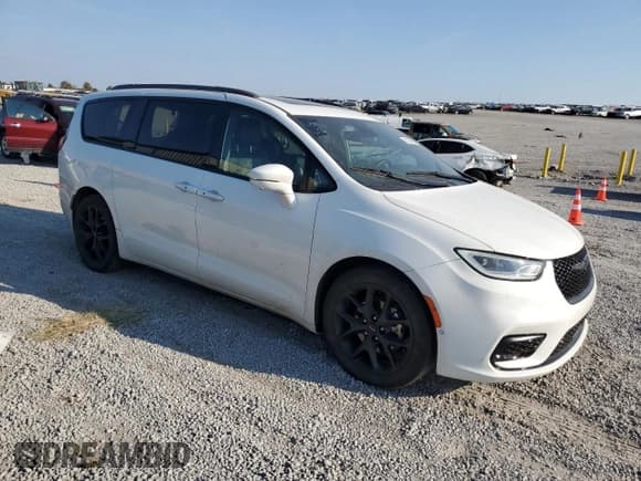 ✅ 2022 Chrysler Pacifica Limited • VIN: 2C4RC1GG6NR126352 • Лот: 81331595. Опубликован ранее на Copart с пробегом 79 341 миль. Бесплатный доступ к архиву аукционных продаж из США и подробный отчёт об истории автомобиля на DreamBid. Изображение 4.
