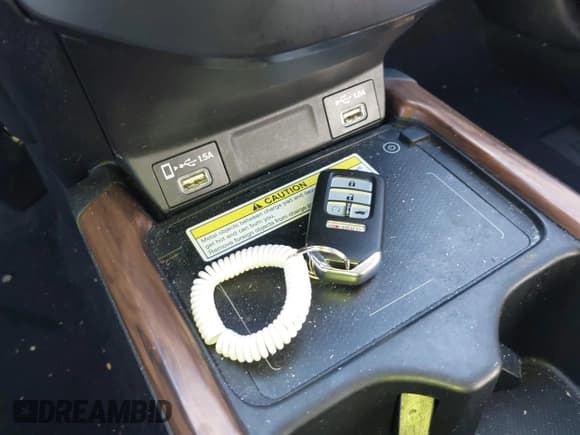 ✅ 2021 Honda CR-V Touring • VIN: 7FART6H9XME003424 • Lot: 42030168. Listed on IAAI with 86,299 mi. Free auction sales archive from the USA and detailed vehicle history report at DreamBid. Image 11.