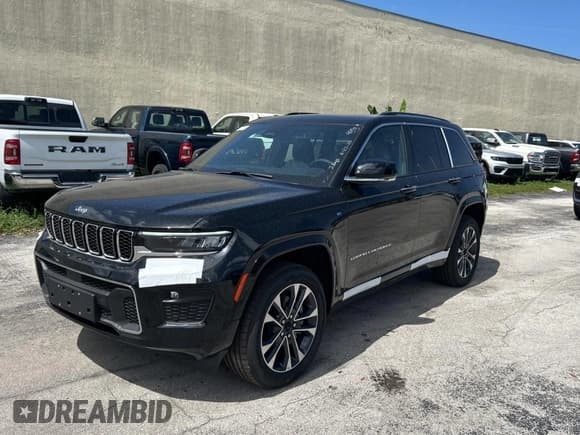 ✅ 2023 Jeep Grand Cherokee Overland • VIN: 1C4RJYD60P8914617 • Lot: 67291685. Wystawiony na Copart z przebiegiem 42 mil. Bezpłatny archiwum sprzedaży aukcyjnych z USA i szczegółowy raport historii pojazdu na DreamBid. Zdjęcie 2.