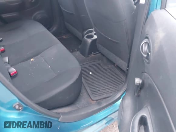 ✅ 2014 Nissan Note SV • VIN: 3N1CE2CPXEL384501 • Lot: 43303315. Listed on IAAI with 116,599 mi. Free auction sales archive from the USA and detailed vehicle history report at DreamBid. Image 8.