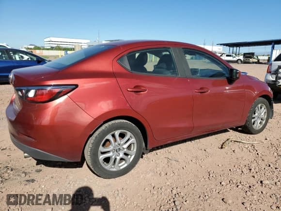 ✅ 2018 Toyota Yaris • VIN: 3MYDLBYV2JY319039 • Lot: 80551065. Wystawiony na Copart z przebiegiem 161 017 mil. Bezpłatny archiwum sprzedaży aukcyjnych z USA i szczegółowy raport historii pojazdu na DreamBid. Zdjęcie 3.