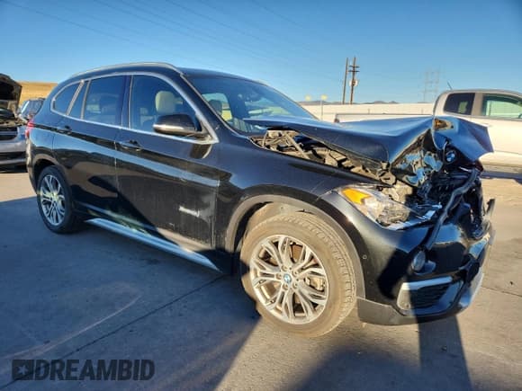 ✅ 2017 BMW X1 xDrive28i • VIN: WBXHT3Z36H4A65230 • Lot: 86844925. Wystawiony na Copart z przebiegiem 93 366 mil. Bezpłatny archiwum sprzedaży aukcyjnych z USA i szczegółowy raport historii pojazdu na DreamBid. Zdjęcie 4.