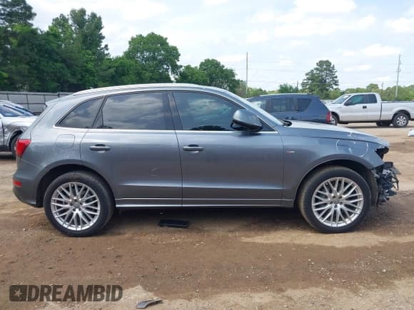 ✅ 2017 Audi Q5 Premium Plus • VIN: WA1M2AFP8HA045256 • Lot: 42123225. Wystawiony na IAAI z przebiegiem 99 828 mil. Bezpłatny archiwum sprzedaży aukcyjnych z USA i szczegółowy raport historii pojazdu na DreamBid. Zdjęcie 14.