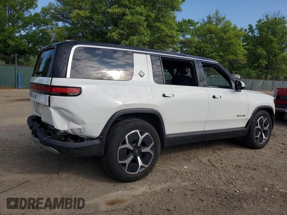 ✅ 2023 Rivian R1S Adventure • VIN: 7PDSGABA3PN016604 • Lot: 55323005. Wystawiony na Copart z przebiegiem 36 055 mil. Bezpłatny archiwum sprzedaży aukcyjnych z USA i szczegółowy raport historii pojazdu na DreamBid. Zdjęcie 3.