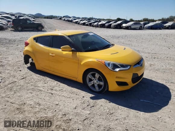 ✅ 2015 Hyundai Veloster • VIN: KMHTC6AD4FU227374 • Lot: 76863014. Wystawiony na Copart z przebiegiem 122 928 mil. Bezpłatny archiwum sprzedaży aukcyjnych z USA i szczegółowy raport historii pojazdu na DreamBid. Zdjęcie 4.