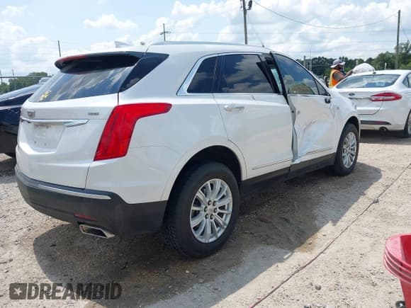 ✅ 2019 Cadillac XT5 FWD • VIN: 1GYKNARS7KZ229997 • Lot: 43169153. Wystawiony na IAAI z przebiegiem 104 889 mil. Bezpłatny archiwum sprzedaży aukcyjnych z USA i szczegółowy raport historii pojazdu na DreamBid. Zdjęcie 4.