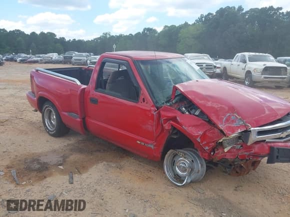 ✅ 1997 Chevrolet S-10 • VIN: 1GCCS14X5V8121295 • Лот: 42712175. Опубликован ранее на IAAI с пробегом 193 612 миль. Бесплатный доступ к архиву аукционных продаж из США и подробный отчёт об истории автомобиля на DreamBid. Изображение 1.