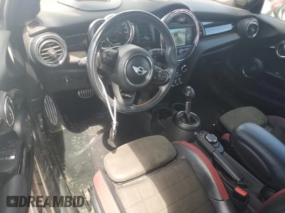 ✅ 2018 MINI Hardtop John Cooper Works • VIN: WMWXM9C58J2H38701 • Lot: 54841915. Wystawiony na Copart z przebiegiem 42 768 mil. Bezpłatny archiwum sprzedaży aukcyjnych z USA i szczegółowy raport historii pojazdu na DreamBid. Zdjęcie 8.