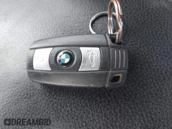 ✅ 2010 BMW 3 Series 328i xDrive • VIN: WBAPK5C53AA652486 • Lot: 42635033. Listed on IAAI with 125,969 mi. Free auction sales archive from the USA and detailed vehicle history report at DreamBid. Image 11.