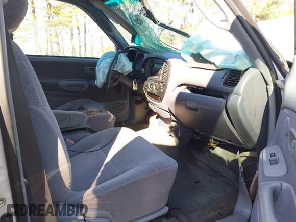 ✅ 2002 Toyota Tundra Limited • VIN: 5TBRT38132S243405 • Lot: 41886500. Listed on IAAI with 172,053 mi. Free auction sales archive from the USA and detailed vehicle history report at DreamBid. Image 5.