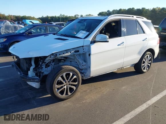 ✅ 2018 Mercedes-Benz GLE 350 • VIN: 4JGDA5JBXJB085765 • Lot: 43483025. Wystawiony na IAAI z przebiegiem 112 793 mil. Bezpłatny archiwum sprzedaży aukcyjnych z USA i szczegółowy raport historii pojazdu na DreamBid. Zdjęcie 17.