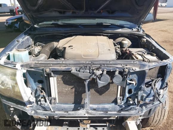 ✅ 2005 Toyota Tacoma • VIN: 5TEMU52N55Z106639 • Lot: 43704673. Listed on IAAI with 229,815 mi. Free auction sales archive from the USA and detailed vehicle history report at DreamBid. Image 10.