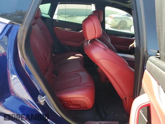 ✅ 2017 Maserati Levante • VIN: ZN661XUS7HX221835 • Лот: 49716655. Опубликован ранее на Copart с пробегом 93 977 миль. Бесплатный доступ к архиву аукционных продаж из США и подробный отчёт об истории автомобиля на DreamBid. Изображение 11.