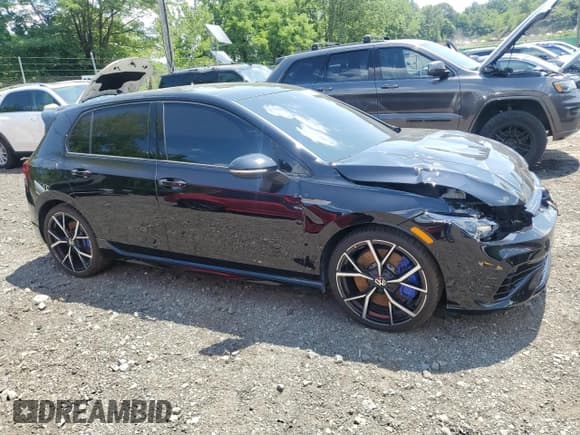 ✅ 2024 Volkswagen Golf R • VIN: WVWEB7CD7RW112652 • Lot: 66186015. Wystawiony na Copart z przebiegiem 9 685 mil. Bezpłatny archiwum sprzedaży aukcyjnych z USA i szczegółowy raport historii pojazdu na DreamBid. Zdjęcie 3.