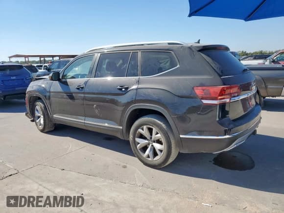 ✅ 2018 Volkswagen Atlas SEL • VIN: 1V2ER2CA8JC527262 • Lot: 85687805. Listed on Copart with 135,181 mi. Free auction sales archive from the USA and detailed vehicle history report at DreamBid. Image 2.