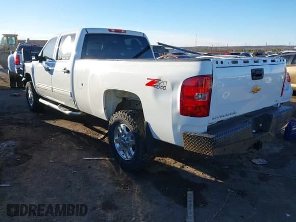 ✅ 2013 Chevrolet Silverado 2500HD LT • VIN: 1GC1KXCG5DF105913 • Lot: 41680856. Listed on IAAI with 190,114 mi. Free auction sales archive from the USA and detailed vehicle history report at DreamBid. Image 3.