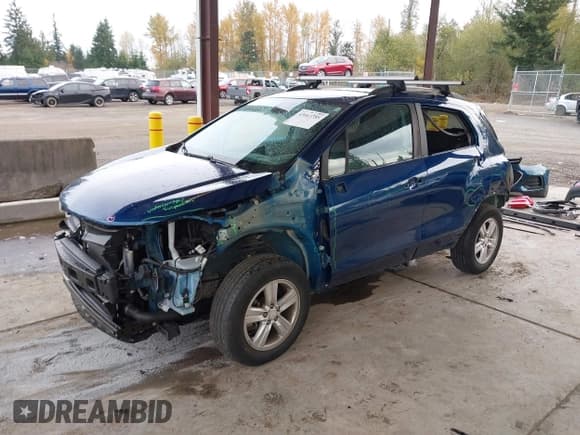 ✅ 2020 Chevrolet Trax LT • VIN: 3GNCJPSBXLL133347 • Lot: 43663755. Wystawiony na IAAI z przebiegiem 68 850 mil. Bezpłatny archiwum sprzedaży aukcyjnych z USA i szczegółowy raport historii pojazdu na DreamBid. Zdjęcie 18.