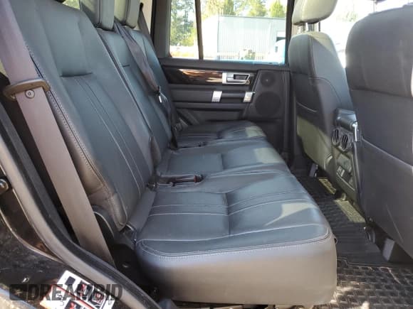 ✅ 2016 Land Rover LR4 HSE • VIN: SALAG2V64GA839400 • Lot: 66025945. Wystawiony na Copart z przebiegiem 76 697 mil. Bezpłatny archiwum sprzedaży aukcyjnych z USA i szczegółowy raport historii pojazdu na DreamBid. Zdjęcie 11.