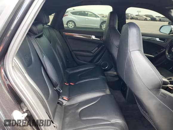 ✅ 2012 Audi S4 Premium Plus • VIN: WAUBGAFL1CA105668 • Lot: 65464805. Wystawiony na Copart z przebiegiem 123 781 mil. Bezpłatny archiwum sprzedaży aukcyjnych z USA i szczegółowy raport historii pojazdu na DreamBid. Zdjęcie 10.