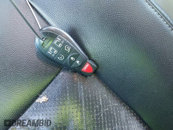 ✅ 2011 Chrysler Town & Country Touring L • VIN: 2A4RR8DG4BR635518 • Lot: 43468371. Wystawiony na IAAI z przebiegiem 166 432 mil. Bezpłatny archiwum sprzedaży aukcyjnych z USA i szczegółowy raport historii pojazdu na DreamBid. Zdjęcie 11.