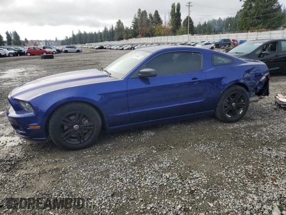 ✅ 2013 Ford Mustang V6 • VIN: 1ZVBP8AMXD5221695 • Lot: 84868475. Listed on Copart with 76,236 mi. Free auction sales archive from the USA and detailed vehicle history report at DreamBid. Image 1.