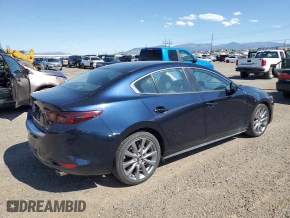 ✅ 2021 Mazda 3 Select • VIN: JM1BPABL6M1319453 • Лот: 61929735. Опубликован ранее на Copart с пробегом 29 605 миль. Бесплатный доступ к архиву аукционных продаж из США и подробный отчёт об истории автомобиля на DreamBid. Изображение 3.