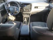 ✅ 2020 Mitsubishi Outlander ES • VIN: JA4AZ3A38LZ037571 • Lot: 84609485. Wystawiony na Copart z przebiegiem 135 039 mil. Bezpłatny archiwum sprzedaży aukcyjnych z USA i szczegółowy raport historii pojazdu na DreamBid. Zdjęcie 8.