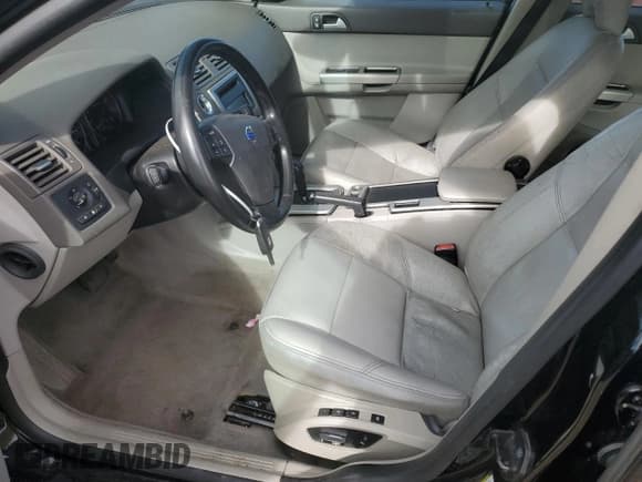 ✅ 2008 Volvo V50 2.5T • VIN: YV1MJ672X82396604 • Lot: 43083015. Wystawiony na Copart z przebiegiem 148 791 mil. Bezpłatny archiwum sprzedaży aukcyjnych z USA i szczegółowy raport historii pojazdu na DreamBid. Zdjęcie 7.