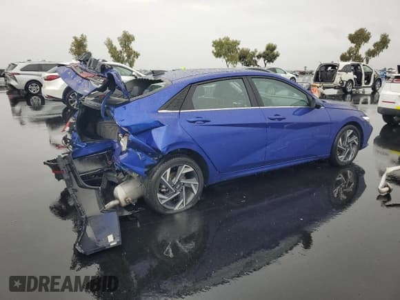 ✅ 2024 Hyundai Elantra Limited • VIN: KMHLP4DG5RU825914 • Lot: 92918855. Listed on Copart with 24,041 mi. Free auction sales archive from the USA and detailed vehicle history report at DreamBid. Image 3.