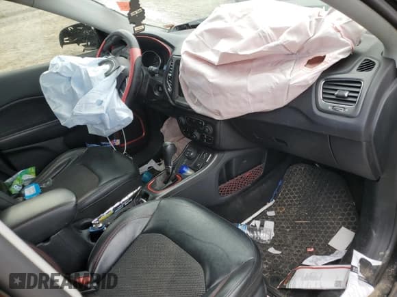 ✅ 2019 Jeep Compass Trailhawk • VIN: 3C4NJDDB8KT671539 • Lot: 69605485. Listed on Copart with 119,967 mi. Free auction sales archive from the USA and detailed vehicle history report at DreamBid. Image 8.