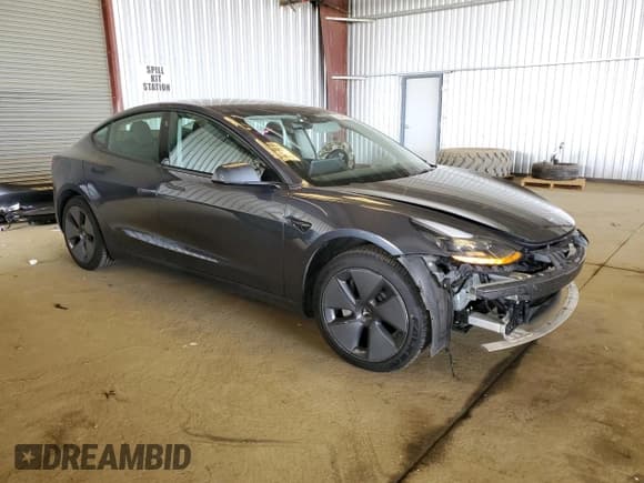 ✅ 2022 Tesla Model 3 Long Range • VIN: 5YJ3E1EB4NF176427 • Lot: 58446265. Wystawiony na Copart z przebiegiem 24 524 mil. Bezpłatny archiwum sprzedaży aukcyjnych z USA i szczegółowy raport historii pojazdu na DreamBid. Zdjęcie 4.
