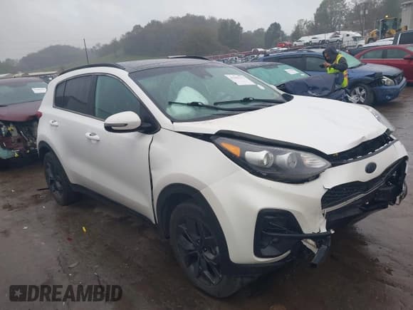 ✅ 2022 Kia Sportage Nightfall • VIN: KNDP6CAC0N7952549 • Lot: 43393113. Wystawiony na IAAI z przebiegiem 101 945 mil. Bezpłatny archiwum sprzedaży aukcyjnych z USA i szczegółowy raport historii pojazdu na DreamBid. Zdjęcie 1.